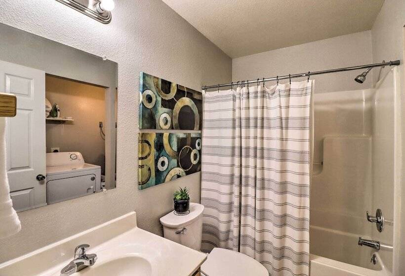 Stylish & Family Friendly West Plains Home!
