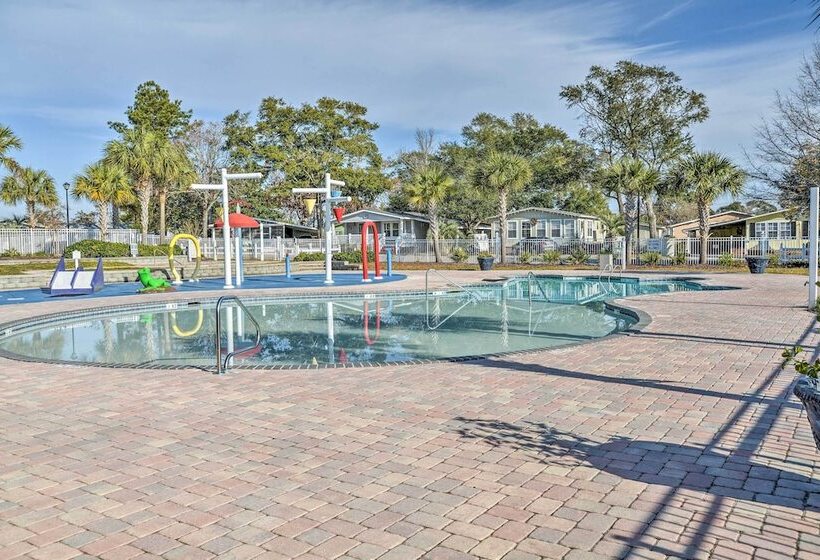 Walk To Ocean: Surfside Beach Home W/ Pool Access