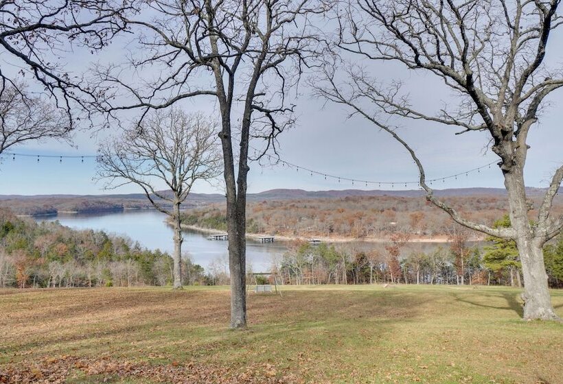 Table Rock Lake Home   Fire Pit & Lake Views!