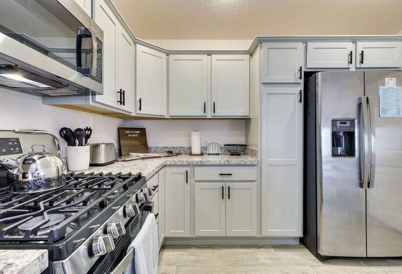 The Villages Home W/ Golf Cart & Community Pools!