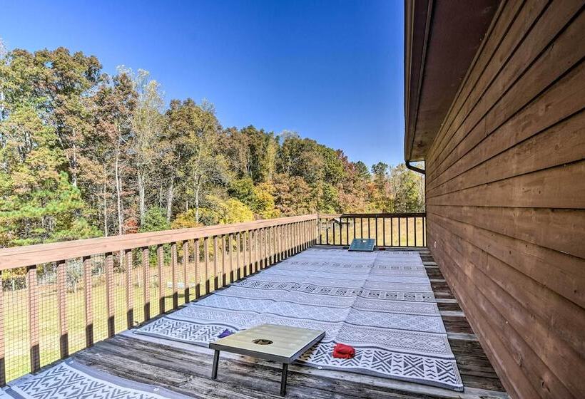 Tranquil Country Retreat Close To Greenville!