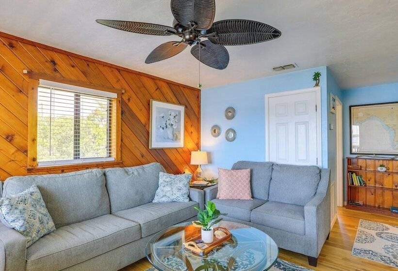 Waterfront Cedar Key Duplex Home: Grill & Dock!