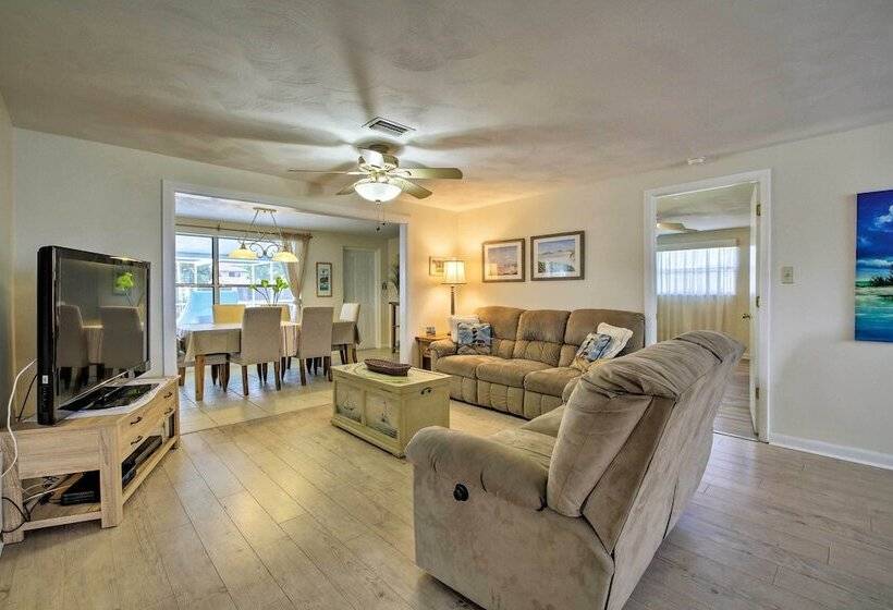 Waterfront Hernando Beach Home W/ Dock+kayaks