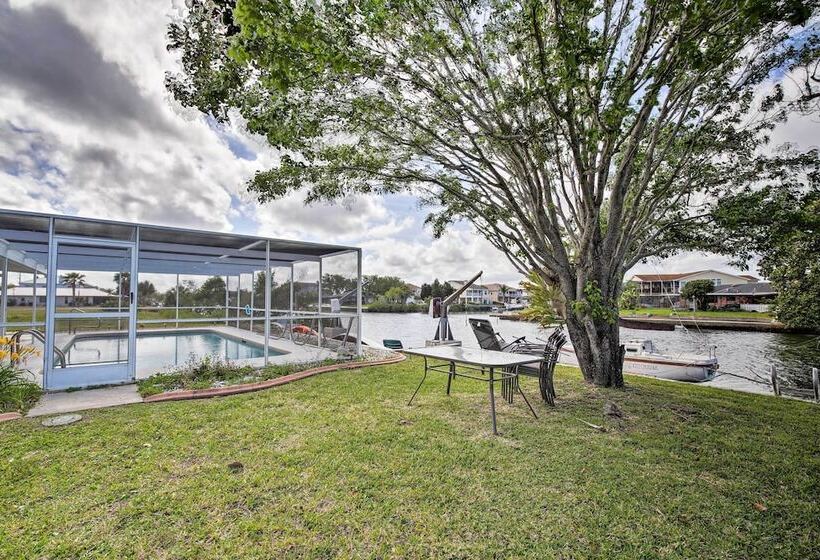 Waterfront Hernando Beach Home W/ Dock+kayaks