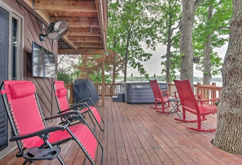 Private Dock: Waterfront Lake Ozark Home!