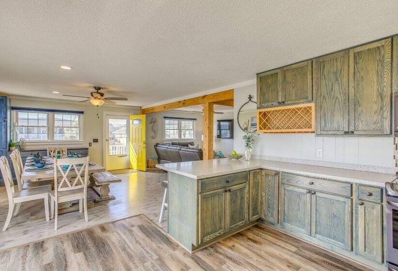 Waterfront Home W/ Deck In North Myrtle Beach!