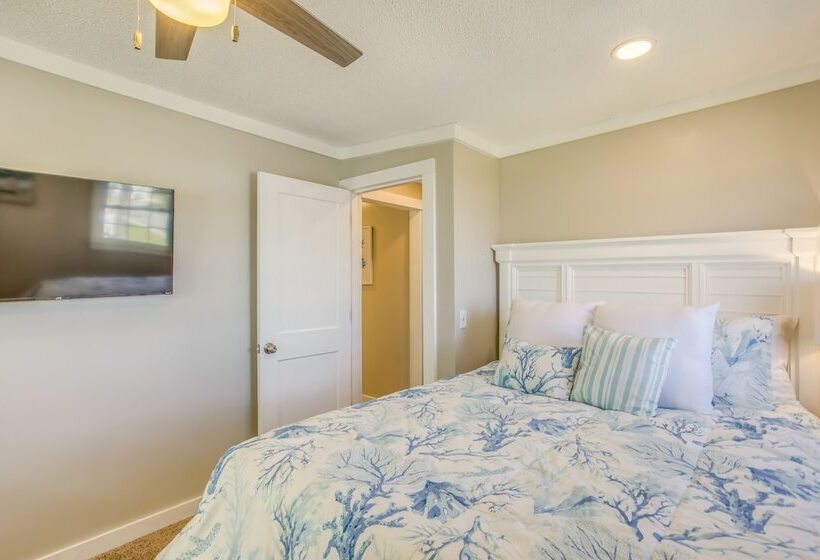 Waterfront Home W/ Deck In North Myrtle Beach!