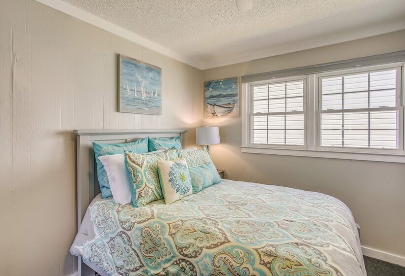 Waterfront Home W/ Deck In North Myrtle Beach!