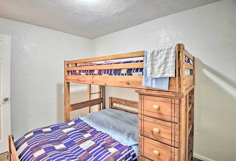 Waterfront Welaka Escape W/ Private Docks!