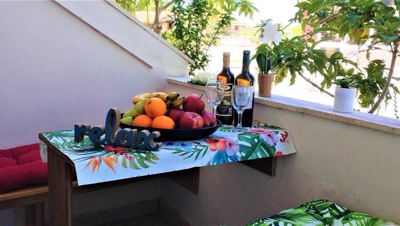 הוסטל Eleni Apartments Sant George Beach