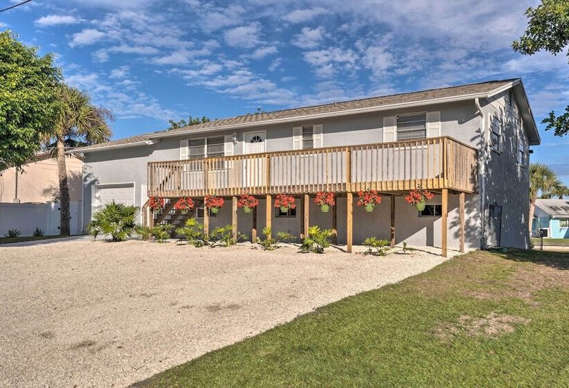 Bayfront Paradise W/ Heated Pool & Balcony!