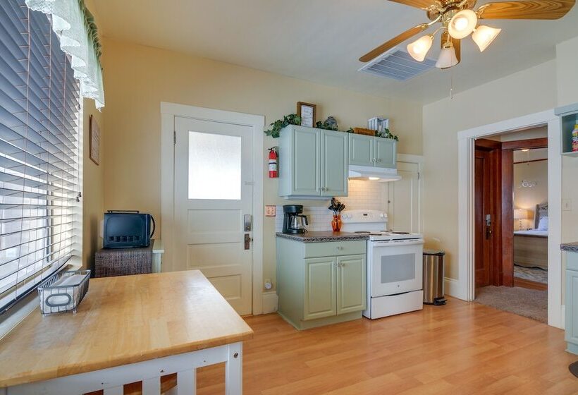 Beautiful Historic Home Near Bryce Canyon!