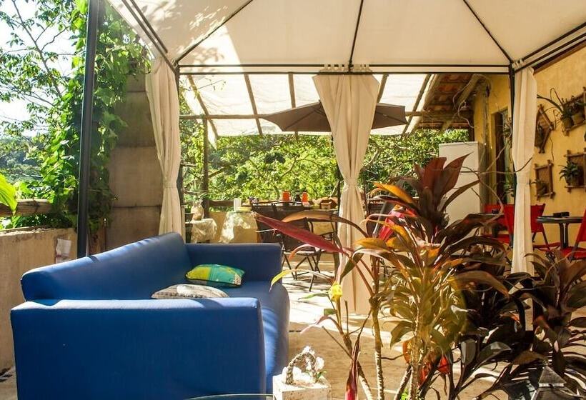 Bed and Breakfast Manacá Prumirim Suites