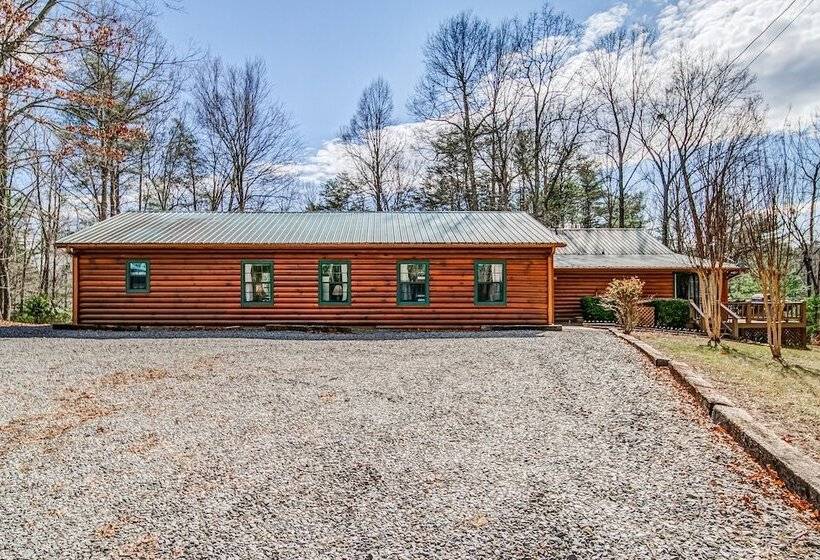 Blueridge Retreat Private 4 Bdr Cabin Sleeps 10!