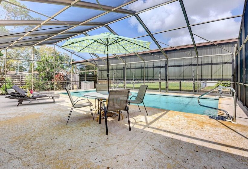Bradenton Cottage W/ Screened Pool: 12 Mi To Beach