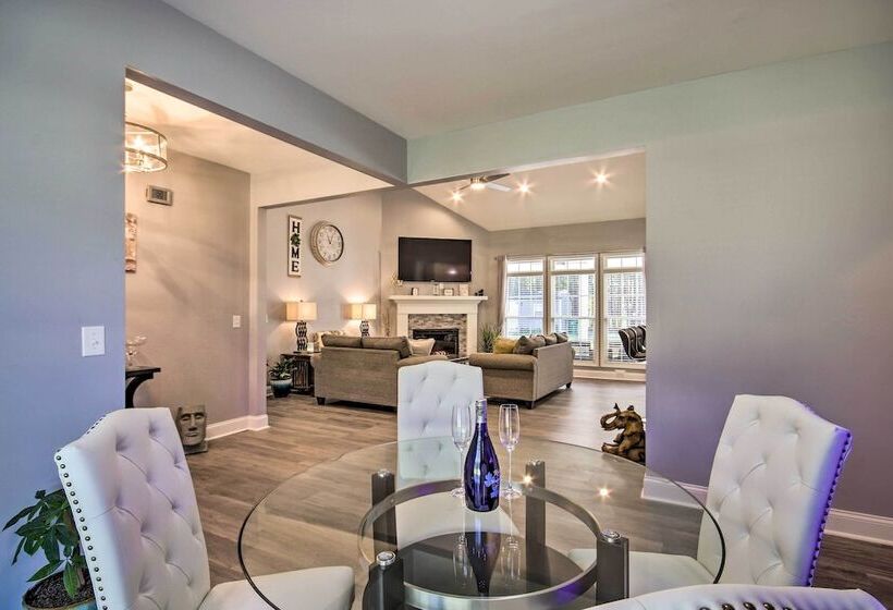 Bright Hopkins Home W/ Game Room & Fire Pit!