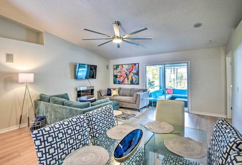 Bright Palm Coast Gem W/ Lanai & Private Pool