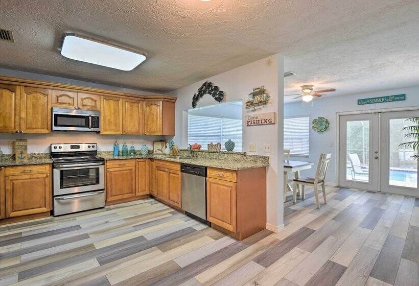 Bright Ruskin Home < 2 Mi To Beach & Marina!