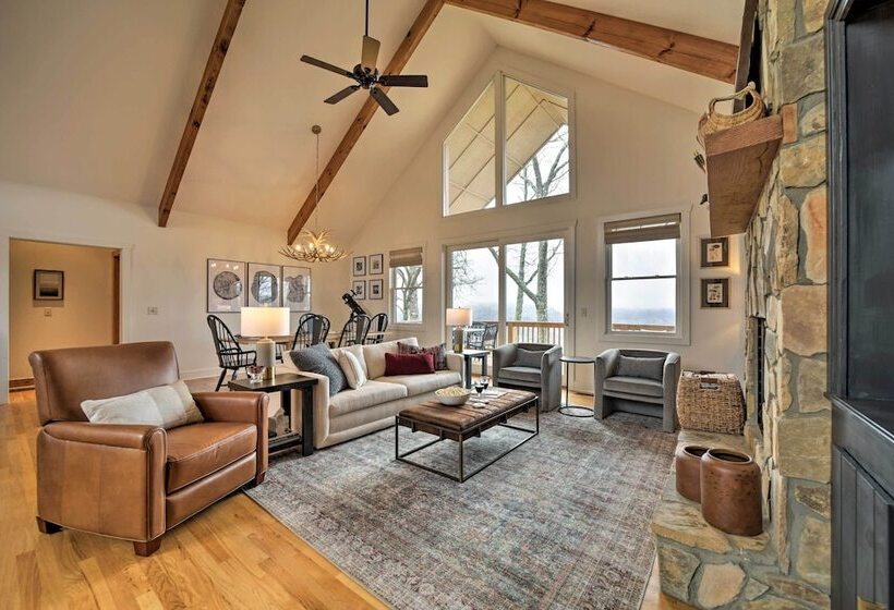 Sapphire Retreat W/ Views, Fire Pit, & Lake Access