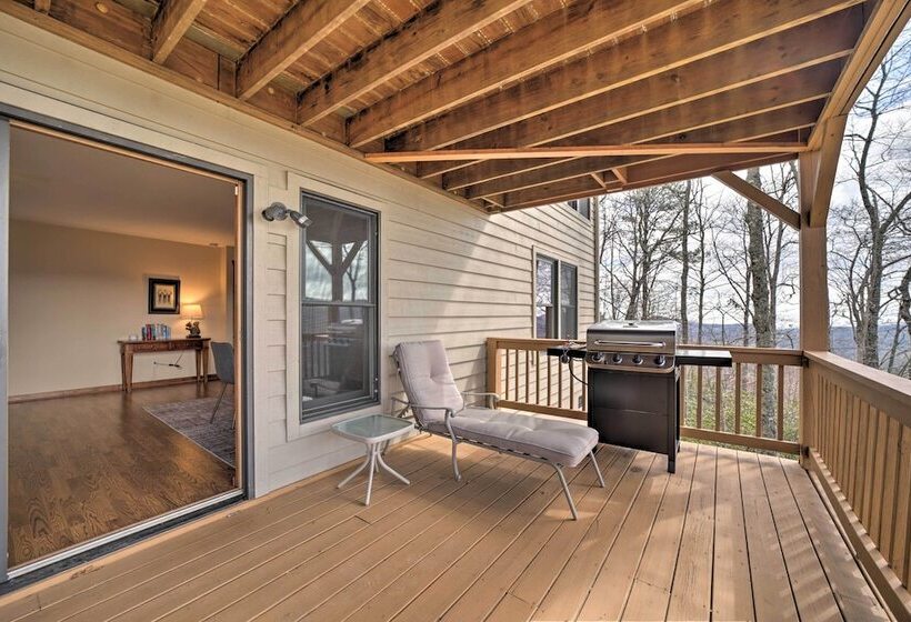 Sapphire Retreat W/ Views, Fire Pit, & Lake Access