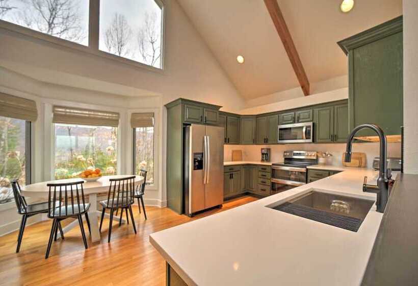 Sapphire Retreat W/ Views, Fire Pit, & Lake Access