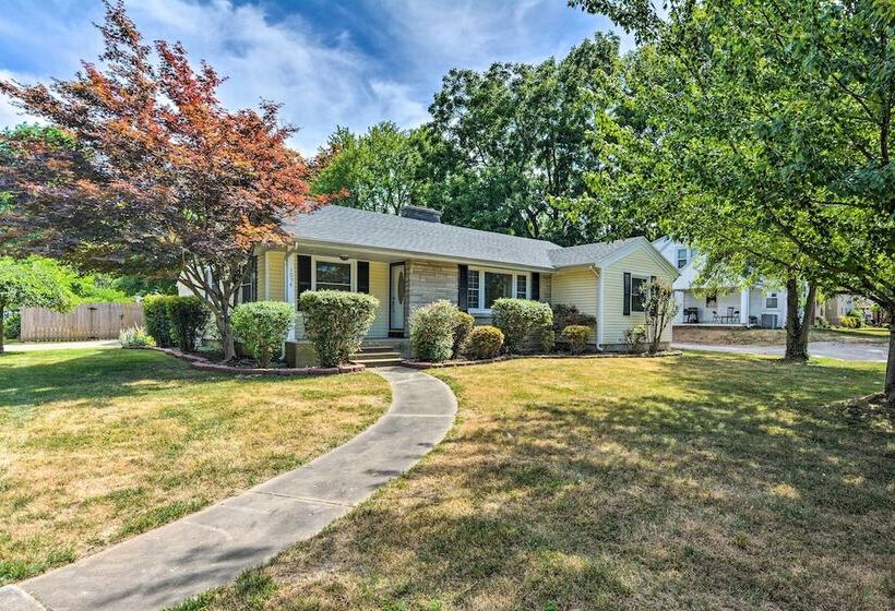 Charming Springfield Home W/ Private Backyard