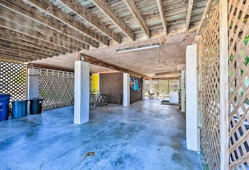 Coastal Oasis W/ Shared Pool, 2 Mi To Beach!
