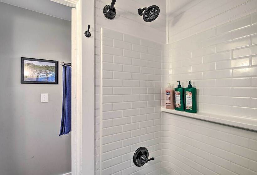 Cozy Fries Escape W/ Mountain & River Views!