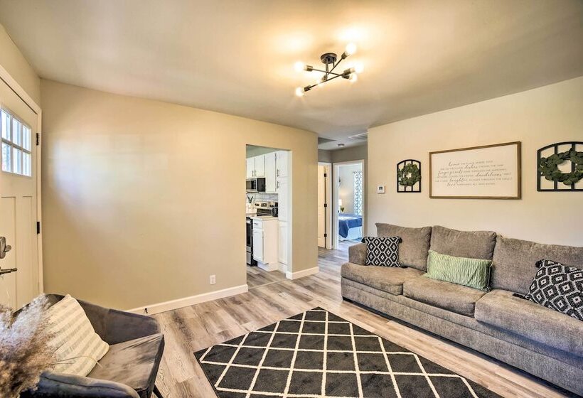 Cozy Hobart Retreat < 9 Mi To Lake Michigan!