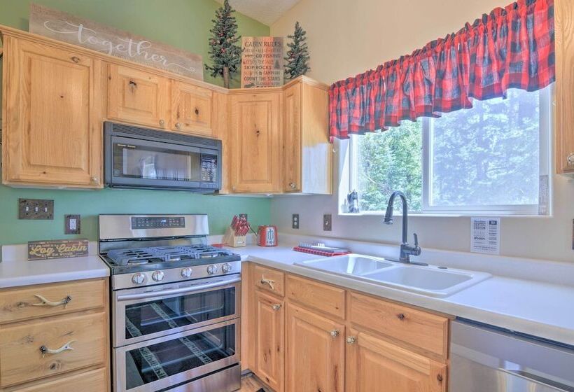 Duck Creek Village Cabin Near National Forest!