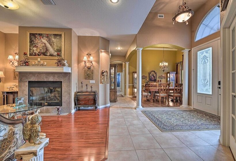 Elegant Valrico Home ~ 15 Mi To Downtown Tampa!
