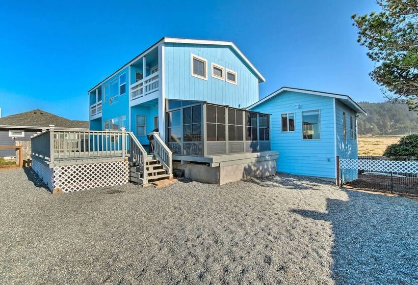 Gold Beach Home W/ Hot Tub, 1/4 Mi To Beach!