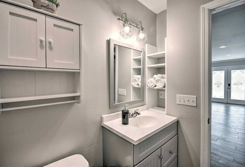 Gulf Breeze Retreat < 4 Mi To Beach Access!