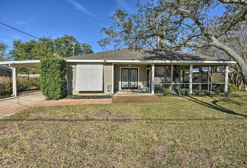 Gulf Breeze Retreat < 4 Mi To Beach Access!