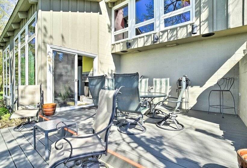 Hilltop Green Lake Home: Dock, Kayaks, Views!