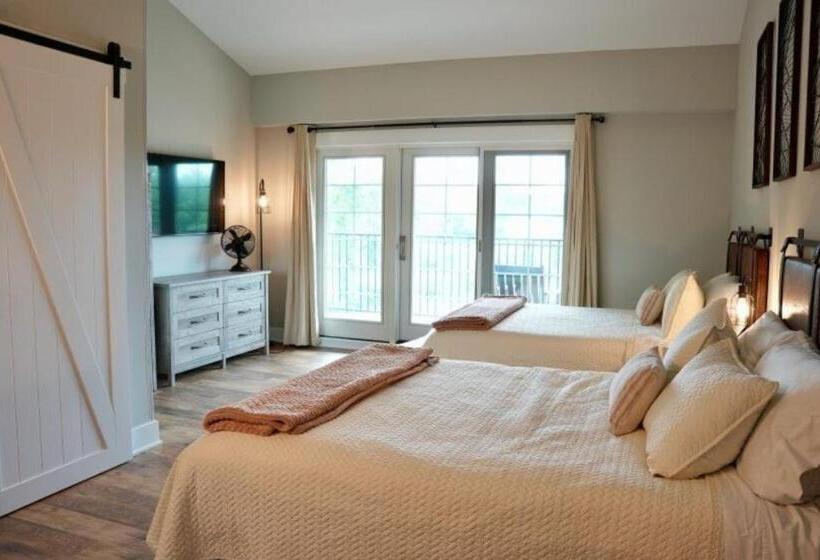 여관 Tall Oaks Resort