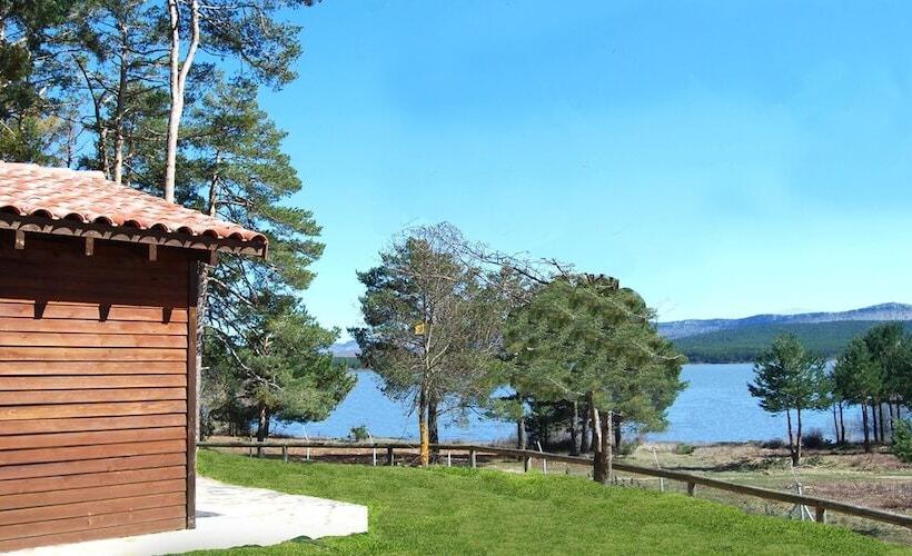 בית מלון כפרי Camping Urbión