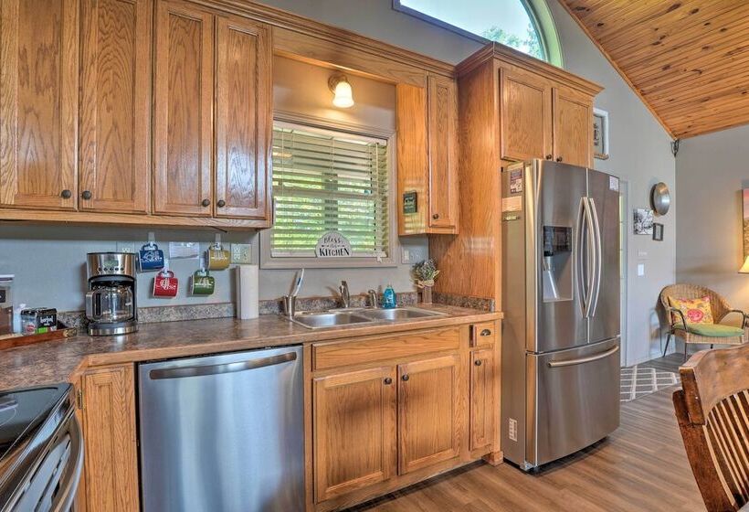 Beaver Lake Home W/ Game Room, Boat Slip & Views!