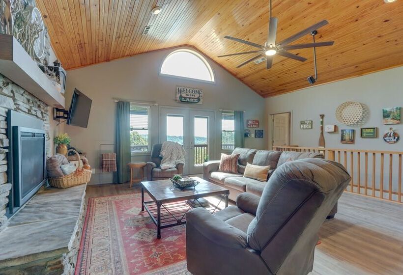 Beaver Lake Home W/ Game Room, Boat Slip & Views!