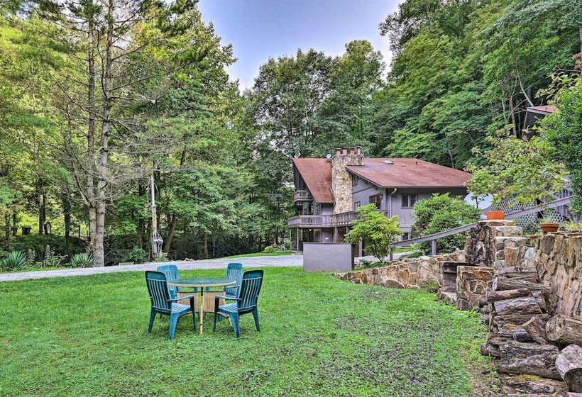 Idyllic Roan Mountain Cabin Across From Creek