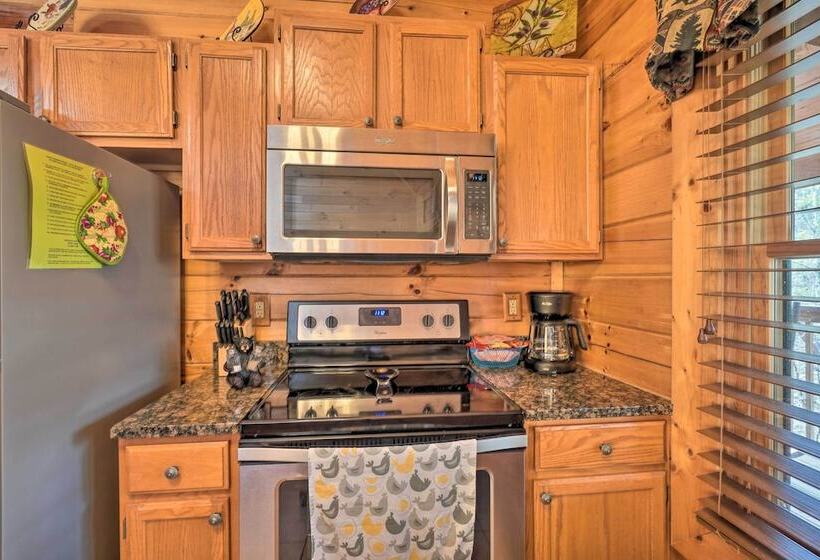 Inviting Sevierville Cabin W/ Deck & Hot Tub!