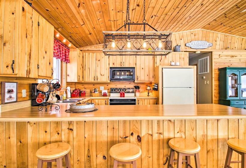 Lakefront Hackensack Cabin W/ Patio & Grill!