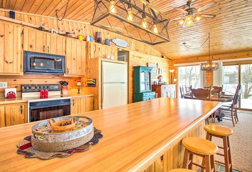 Lakefront Hackensack Cabin W/ Patio & Grill!