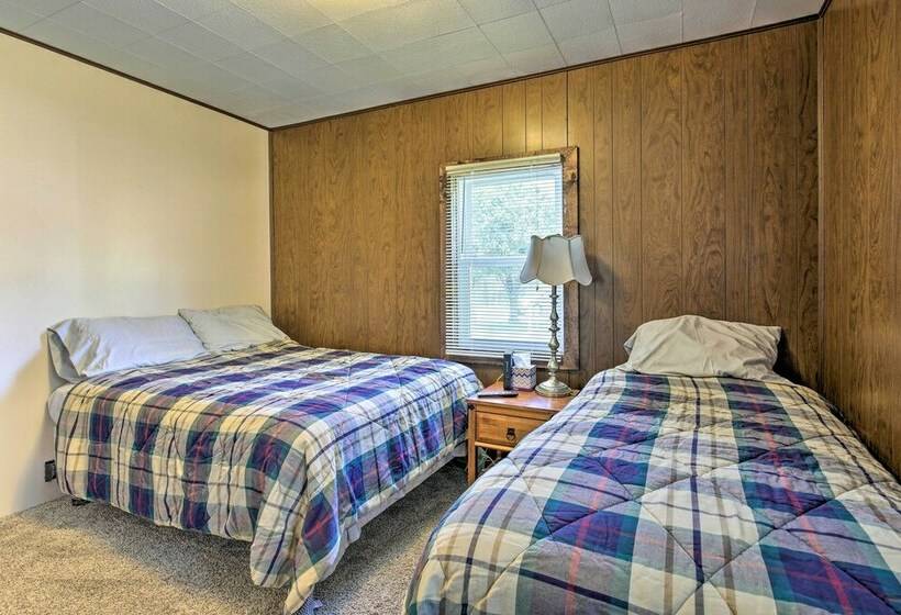 Lovely Lakefront Cottage W/ Fire Pit & Yard!