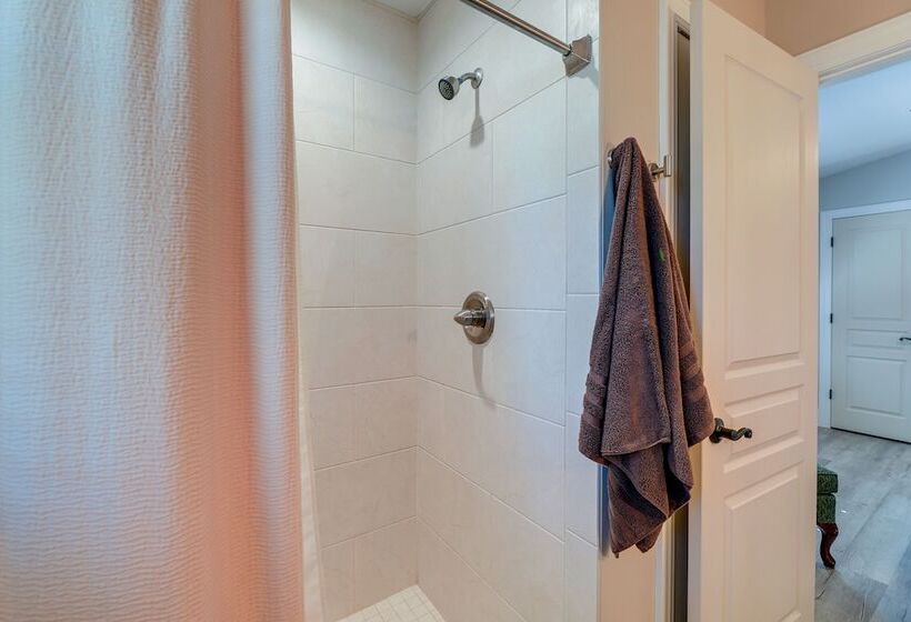 Lovely Morehead City Home W/ Fire Pit & Gas Grill