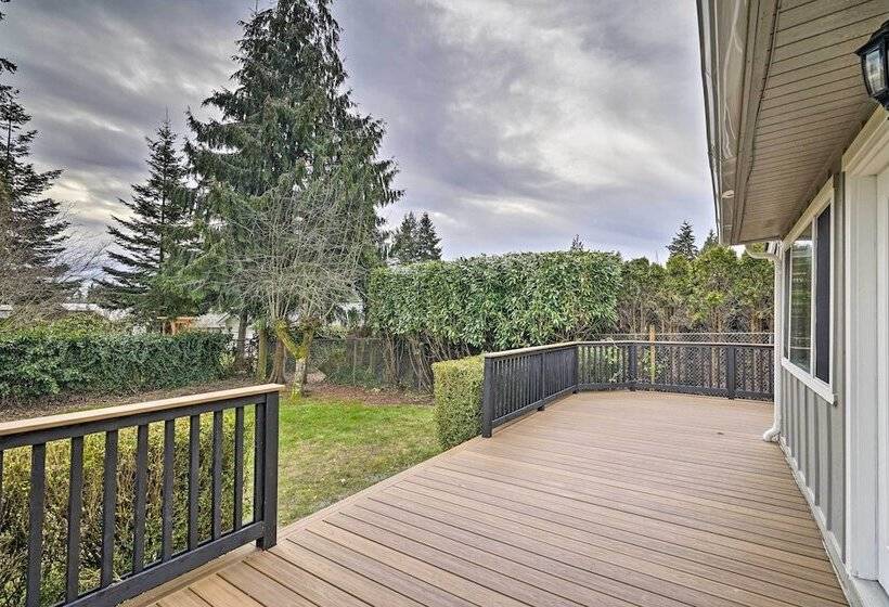 Lovely Redmond Home W/ Yard ~ 17 Mi To Seattle