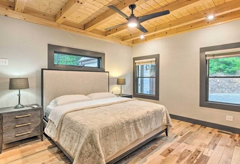 Luxe Retreat W/ Mtn View < 5 Mi To Lake James