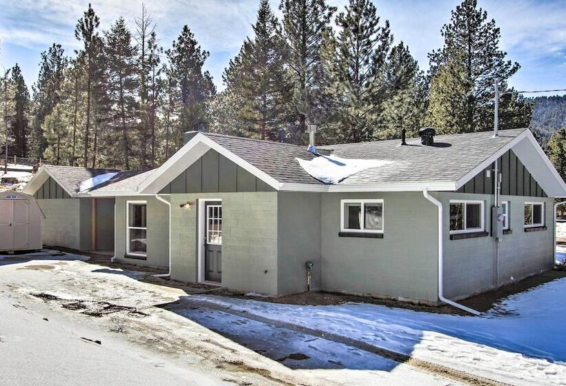 Modern Home W/ Wooded Views: 10 Mi Outside Helena!