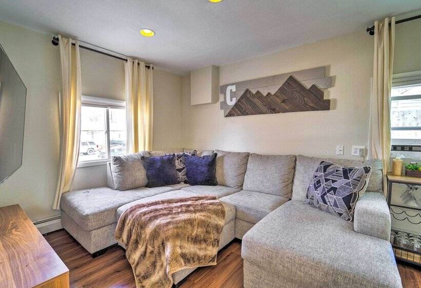 Modern Littleton Home W/ Yard: Pets Welcome!