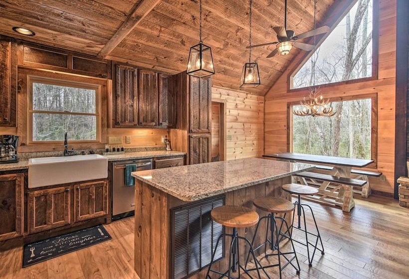Modern Murphy Cabin W/ Nottely River Views!